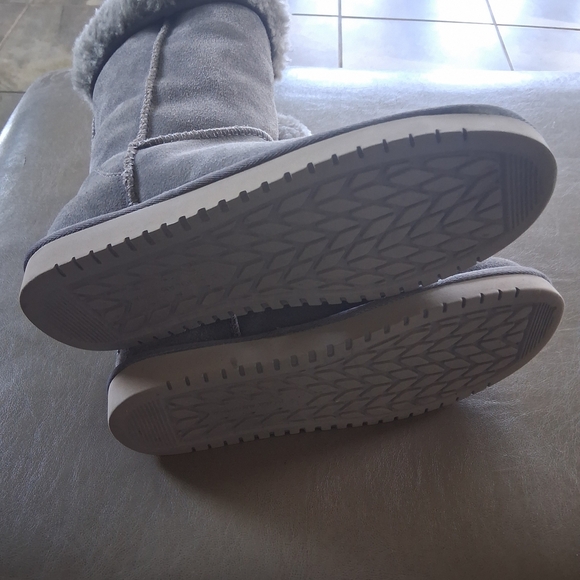 Koolaburra Gray Winter & Rain Boots with Plush Lining - Picture 4 of 5